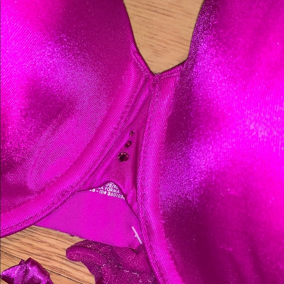 NWT Victoria's Secret BIOFit 7-Way Bra - Picture 2 of 9